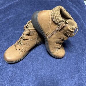 Clarks Collection Leather‎ & Knit Ankle Boots Carleigh Jade Brown Size 7.5 NWOB